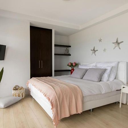 Antonoglou Beach Villas - Waterfront Luxury Retreat Лакания Экстерьер фото