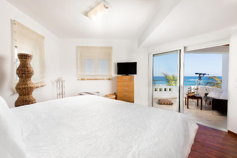 Antonoglou Beach Villas - Waterfront Luxury Retreat Лакания Экстерьер фото