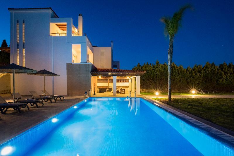 Antonoglou Beach Villas - Waterfront Luxury Retreat Лакания Экстерьер фото