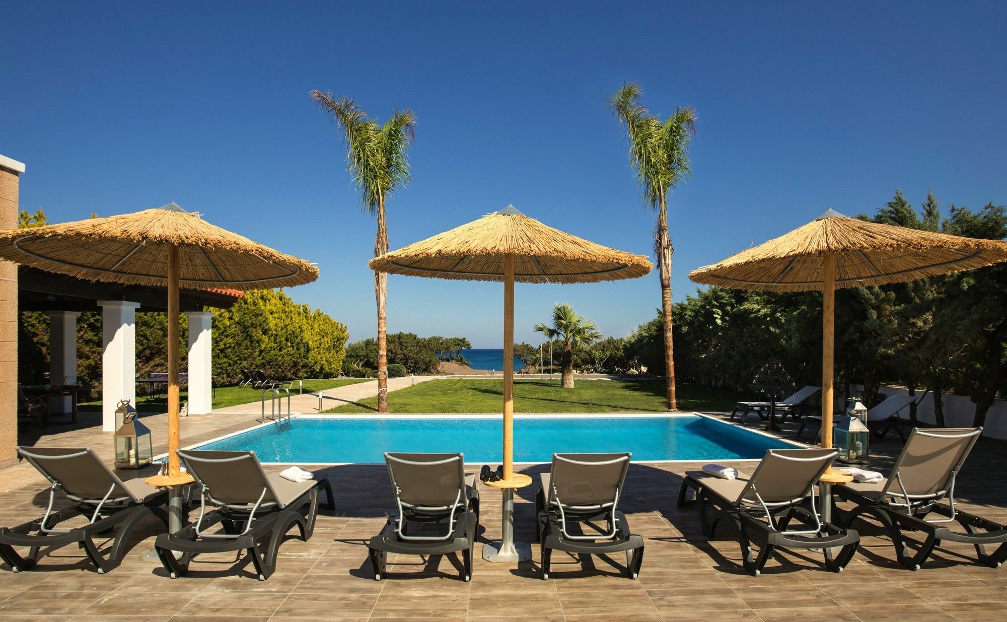 Antonoglou Beach Villas - Waterfront Luxury Retreat Лакания Экстерьер фото
