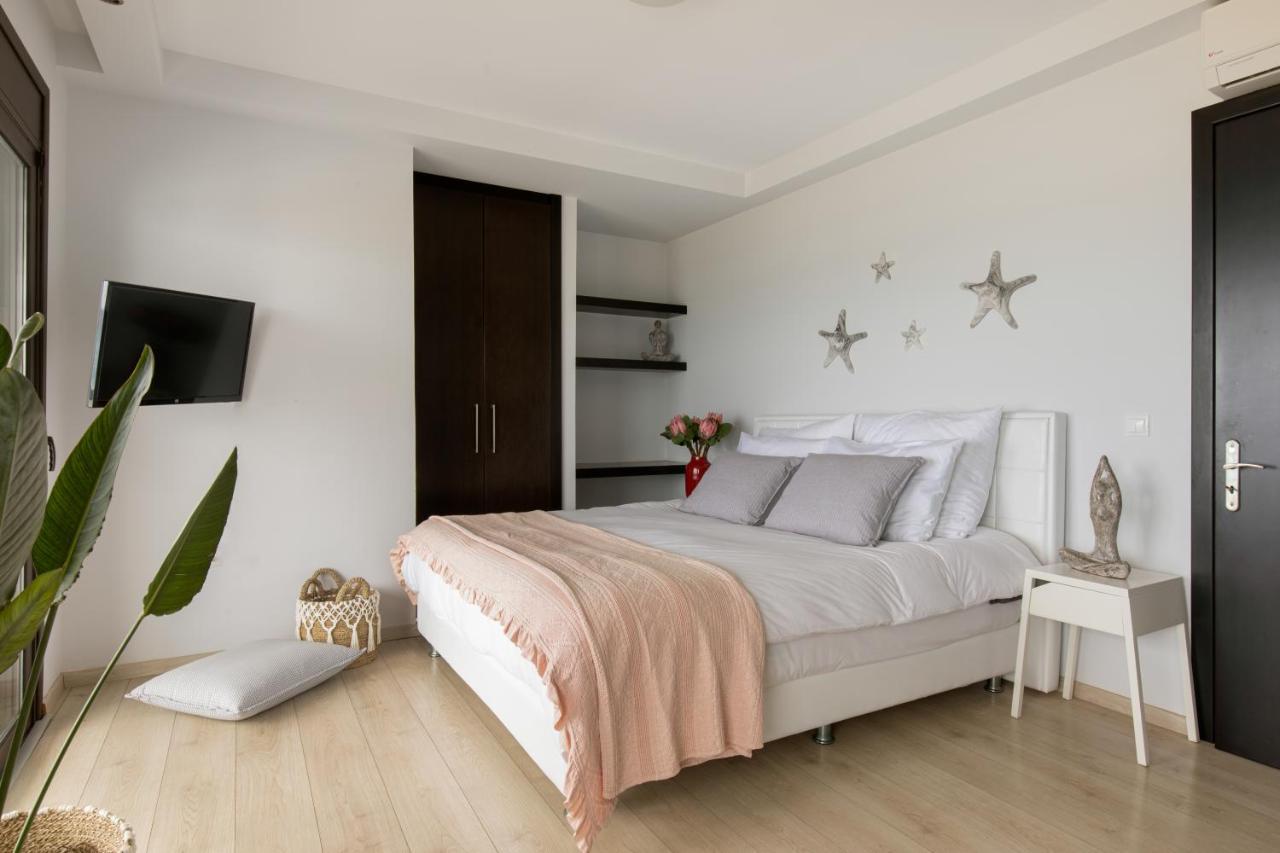 Antonoglou Beach Villas - Waterfront Luxury Retreat Лакания Экстерьер фото
